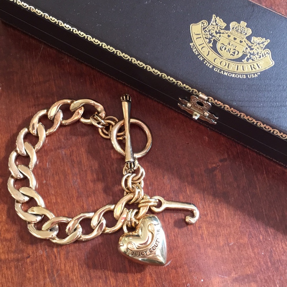 Juicy Couture gold charm bracelet in box - Picture 3 of 11